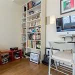 Stunning Studio - Bastille