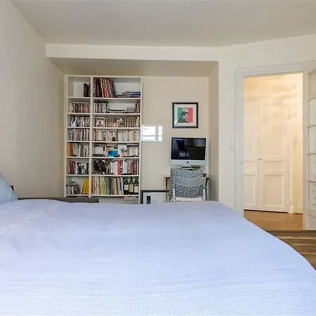 Stunning Studio - Bastille Apartment